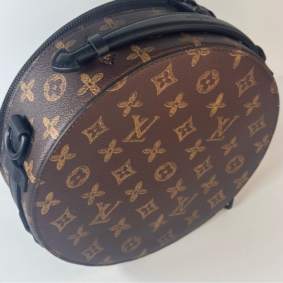 Louis Vuitton Monogram N°7 Wheel Box - Picture 11 of 16